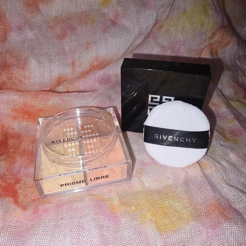 Givenchy Prisme Libre Loose Powder 5 Popeline Mimosa 4-in-1 Mat-Finish Radiance